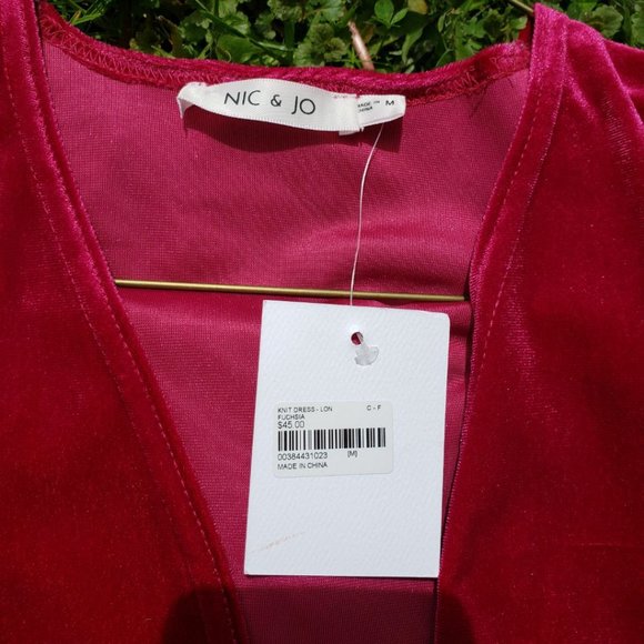 Burgundy Nic & Jo Velvet Dress - Picture 5 of 6